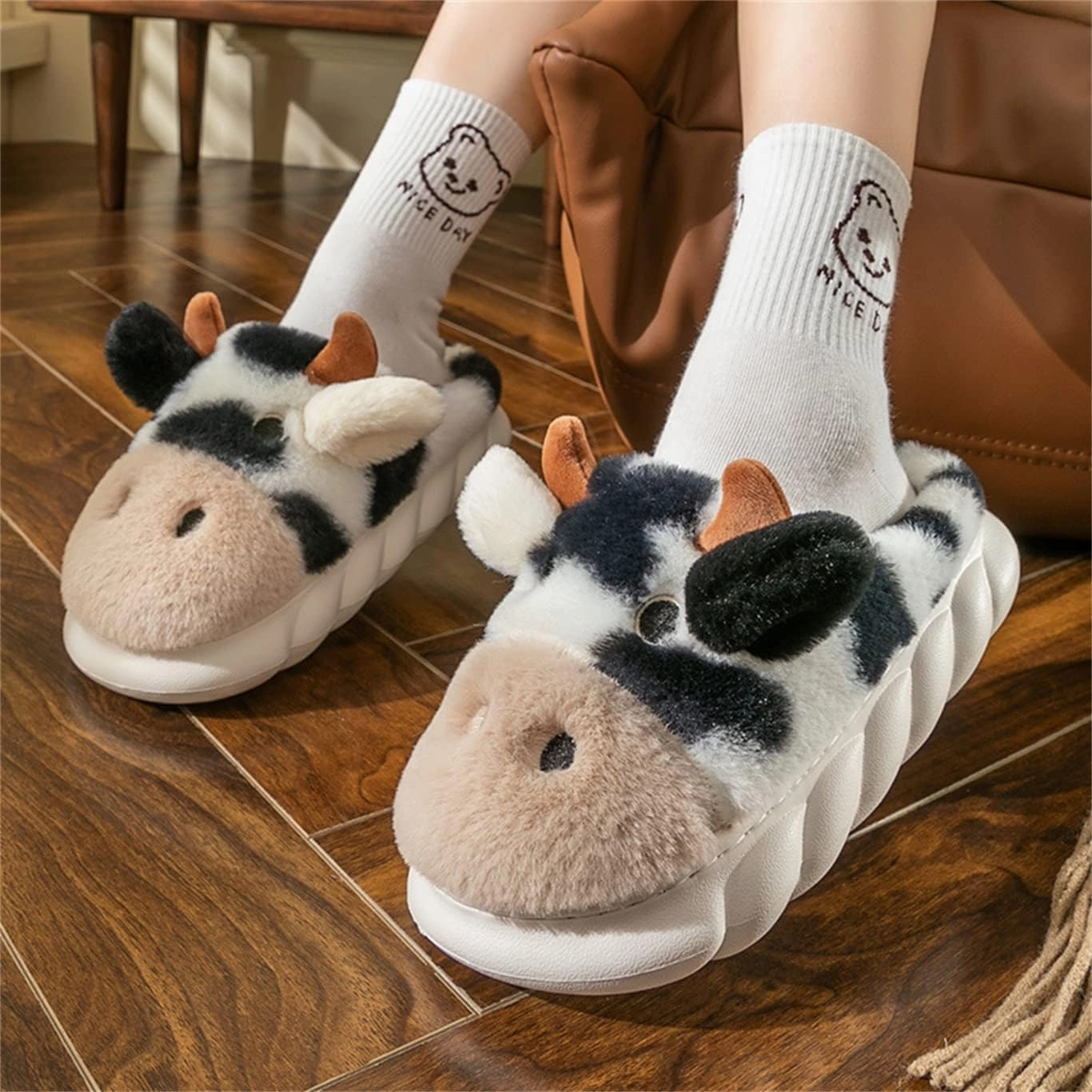 Adult Cotton Slippers Cow Slippers Women's Warm Plush Slippers Animal Slippers Men's Indoor Home and Outdoor Shoes for Winter Warmth
