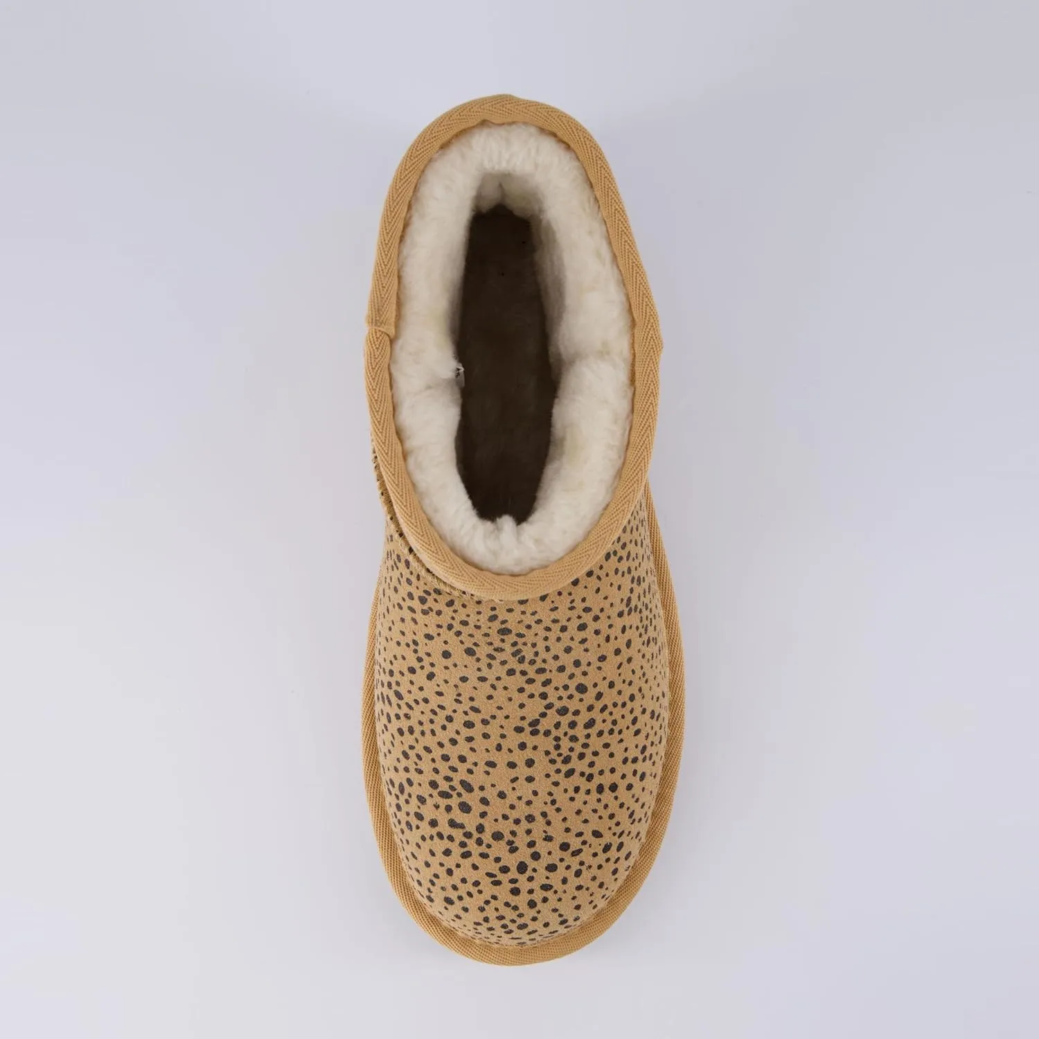CUSHIONAIRE Women's Hipster pull on boot  Memory Foam