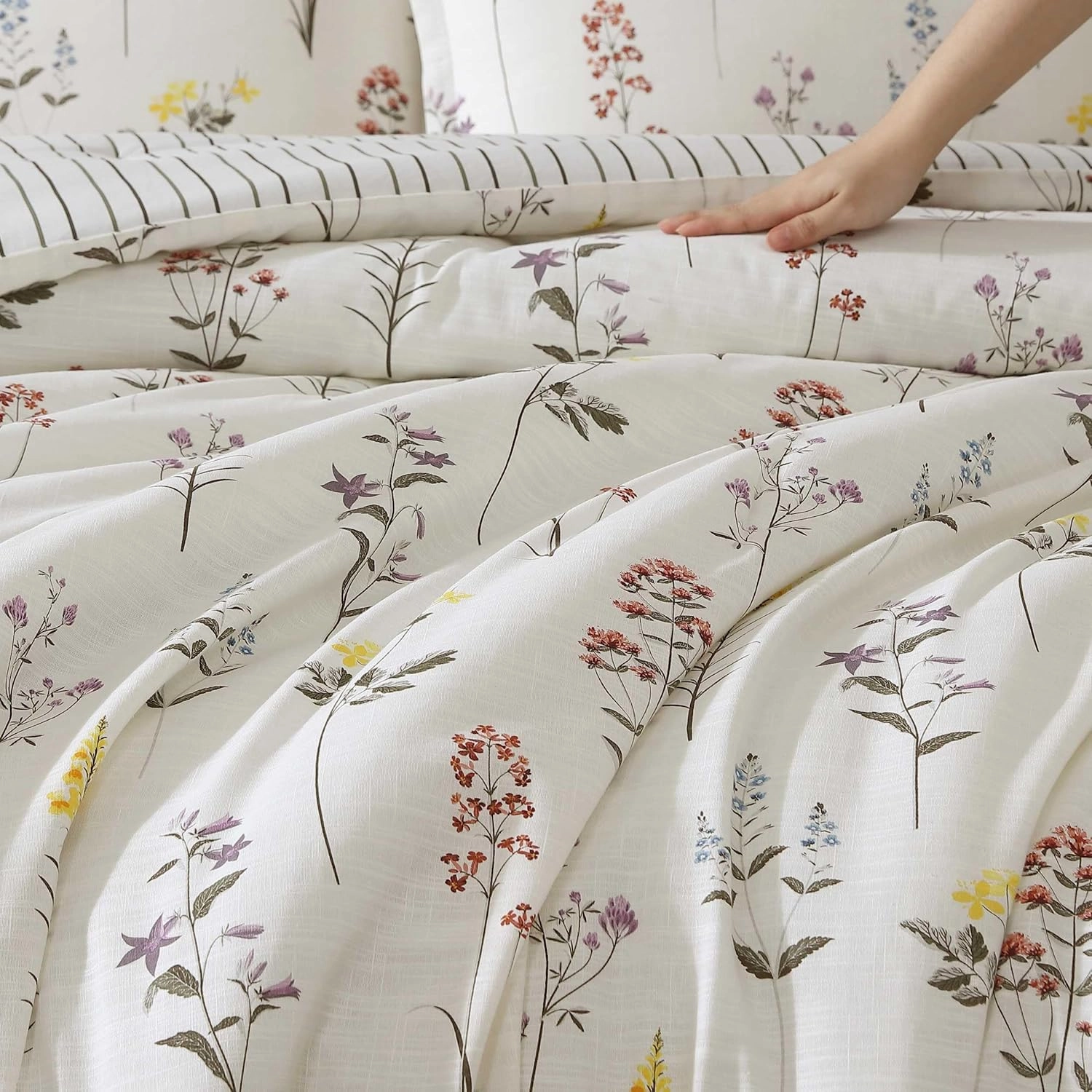 Eddie Bauer - Full/Queen Comforter Set, Super Soft Reversible Bedding with Matching Sham, Floral & Pinstripe Design (Wildflower Beige, Full/Queen)