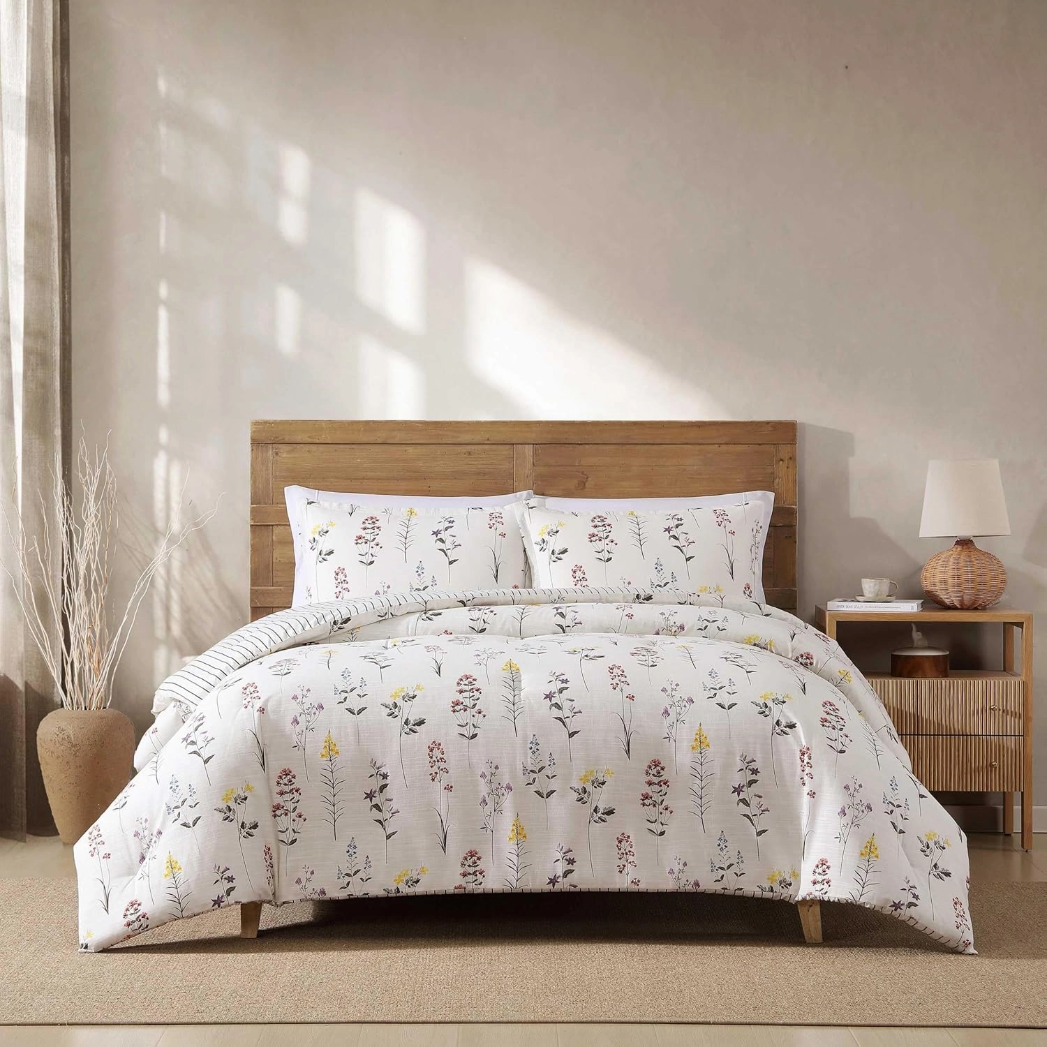 Eddie Bauer - Full/Queen Comforter Set, Super Soft Reversible Bedding with Matching Sham, Floral & Pinstripe Design (Wildflower Beige, Full/Queen)