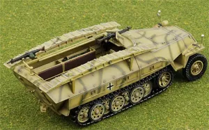 FloZ Hanomag Sd.Kfz.251 Schutzenpanzerwagen German Army 19th PzDiv Warsaw Poland 1944 1/72 Tank Pre-Built Model