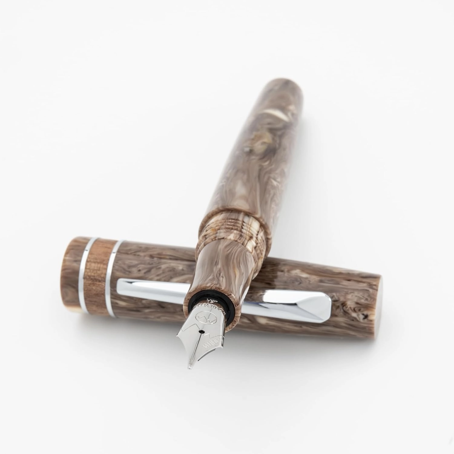 Monteverde Avenue of the Baobabs Fountain Pen (beige swirl) - M