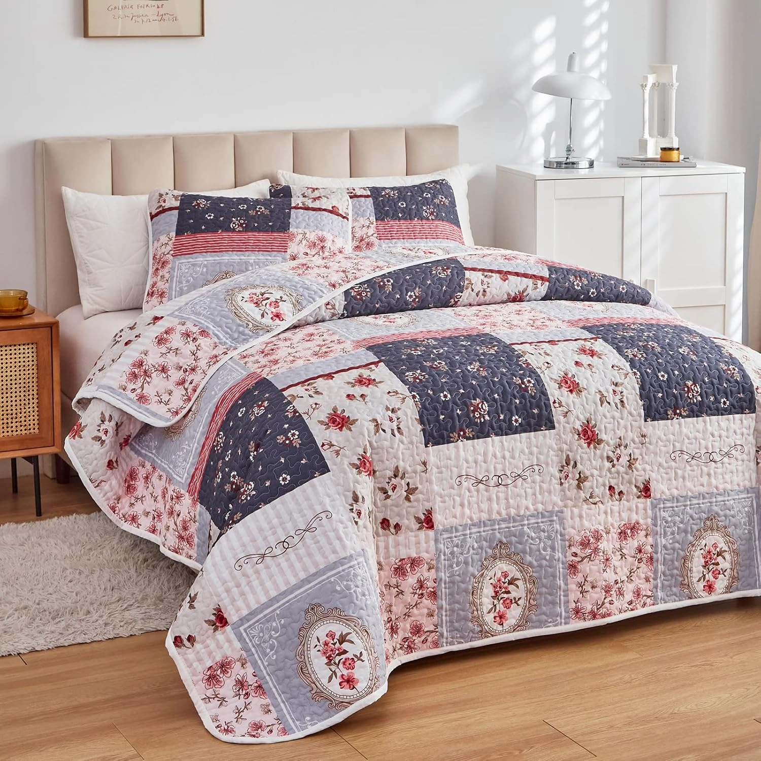 Patchwork Quilt Set Full/Queen Size, 3 Pieces Pink Purple Floral Plaid Summer Bedspread Coverlet Set, Soft Microfiber Lightweight Bed Cover for All Season (90" x 90", 1 Quilt  2 Pillow Shams)