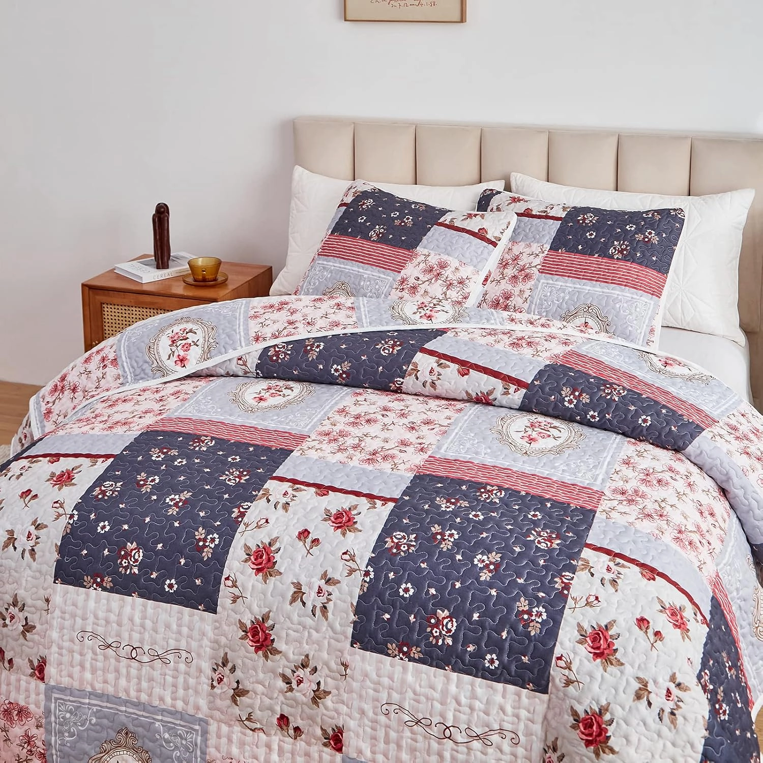 Patchwork Quilt Set Full/Queen Size, 3 Pieces Pink Purple Floral Plaid Summer Bedspread Coverlet Set, Soft Microfiber Lightweight Bed Cover for All Season (90" x 90", 1 Quilt  2 Pillow Shams)