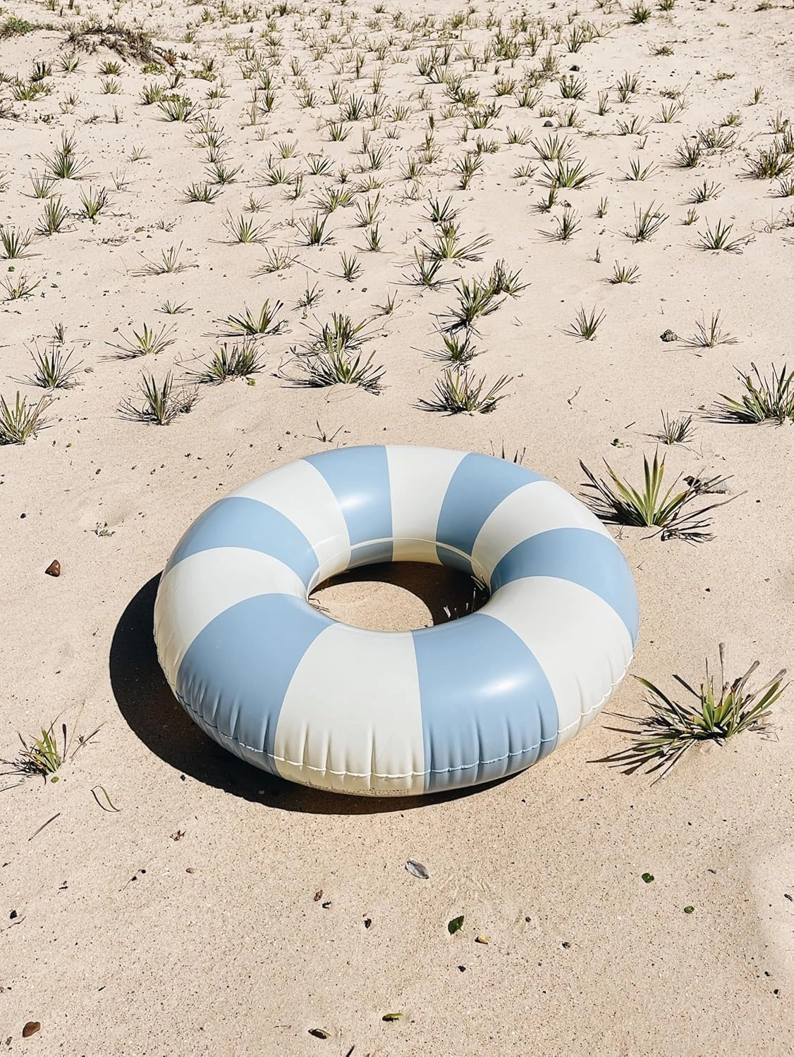 Retro Inflatable Swim Ring, Striped Pool Float for Adults, Durable Leak-Proof PVC Tube for Beach, Lake, and Pool Party – Easy to Inflate & Travel-Friendly