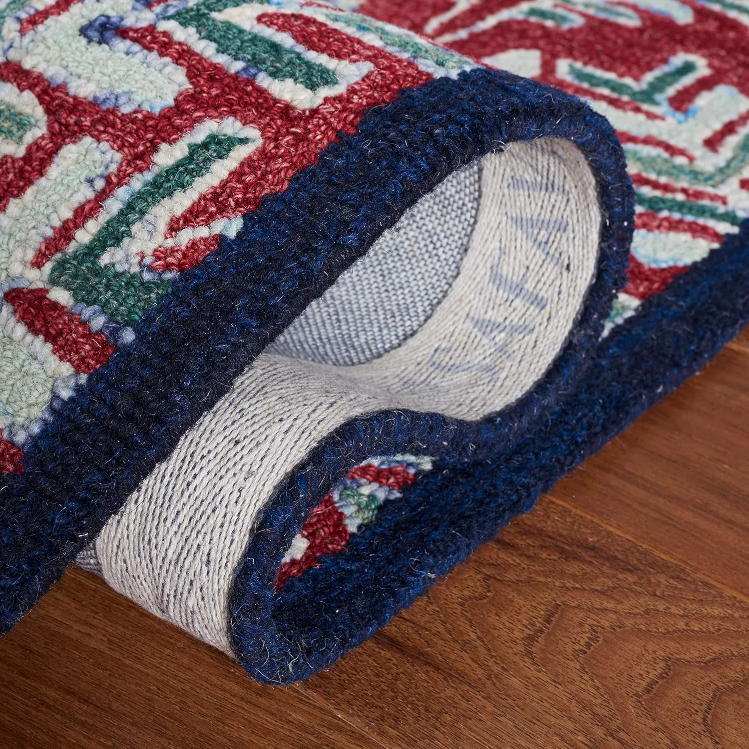 SAFAVIEH Capri Collection Area Rug - 5' x 8', Red & Green, Handmade Wool, Ideal for High Traffic Areas in Living Room, Bedroom (CPR208Q)