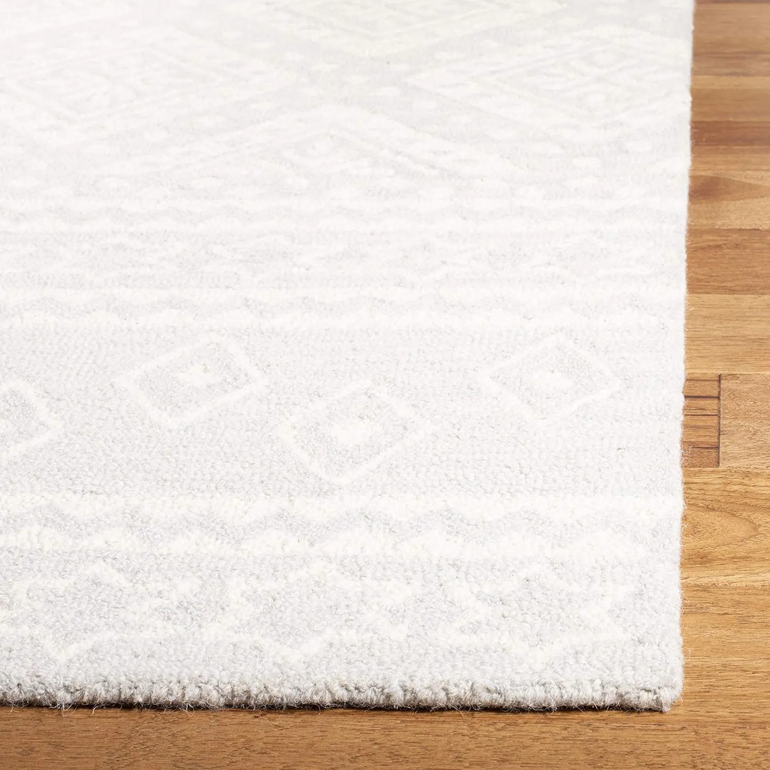 SAFAVIEH Micro-Loop Collection Runner Rug - 2'3" x 7', Grey & Ivory, Handmade Moroccan Boho Tribal Wool, Ideal for High Traffic Areas in Living Room, Bedroom (MLP501G)