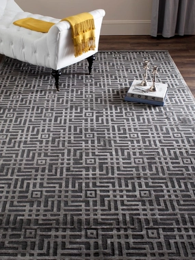 SAFAVIEH Tibetan Collection Area Rug - 6' x 9', Charcoal, Hand-Knotted Wool & Viscose, Ideal for High Traffic Areas in Living Room, Bedroom (TB426B)