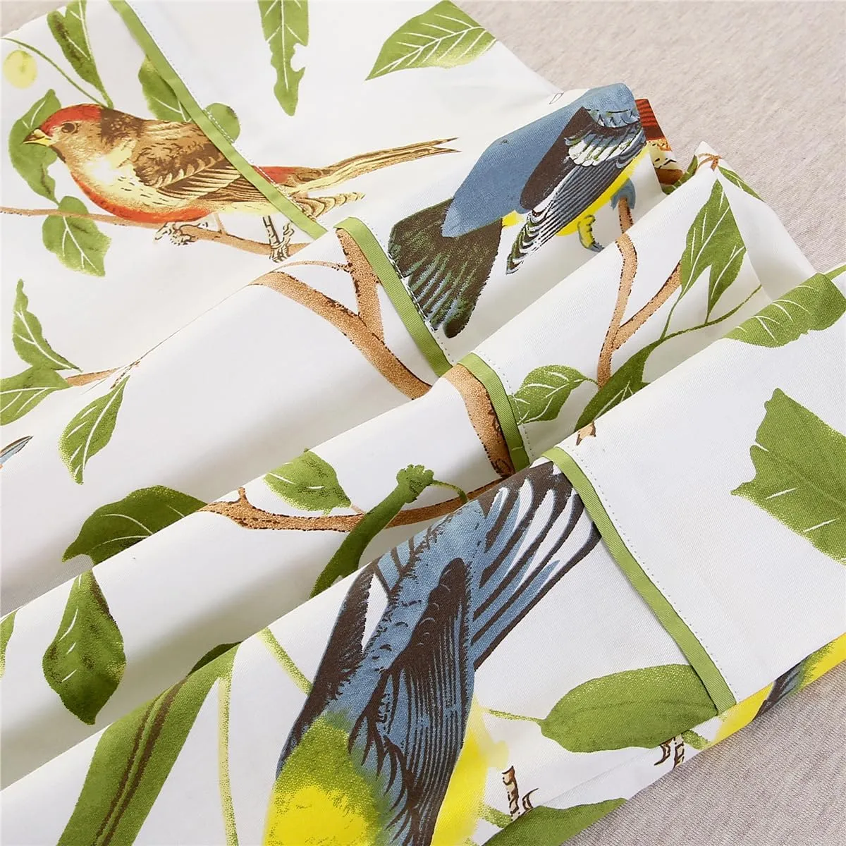 URBONUR 100% Cotton Pillowcases Set of 2 Standard Size Garden Leaves Birds Printed Pillow Cases Soft Breathable Pillowcase Decorative Pillow Cover (Standard, 20x26 Inches, Green Leaves)