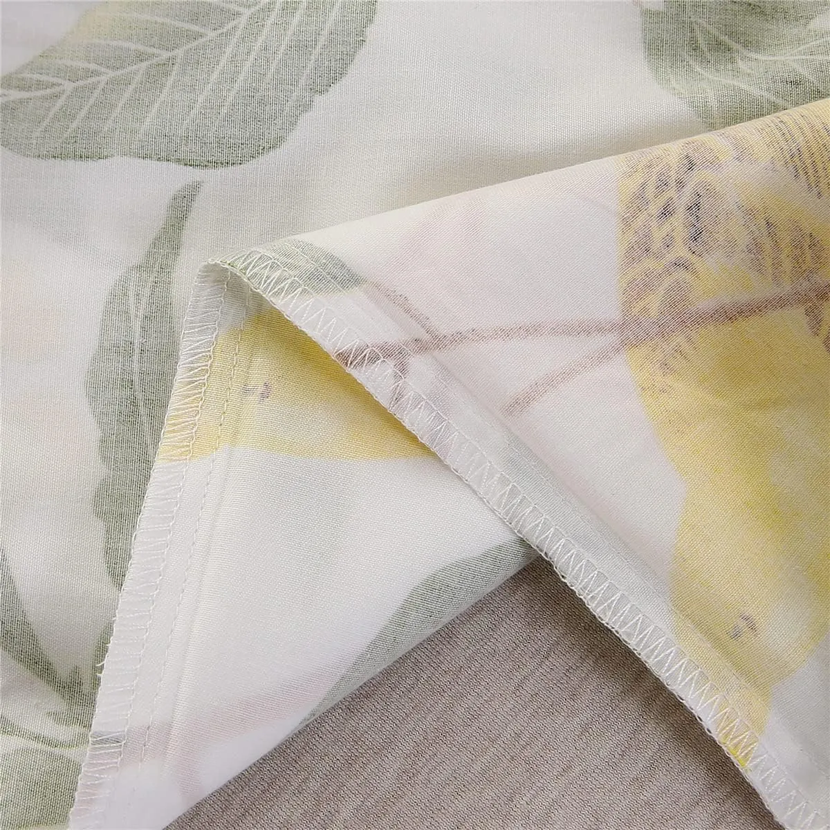 URBONUR 100% Cotton Pillowcases Set of 2 Standard Size Garden Leaves Birds Printed Pillow Cases Soft Breathable Pillowcase Decorative Pillow Cover (Standard, 20x26 Inches, Green Leaves)
