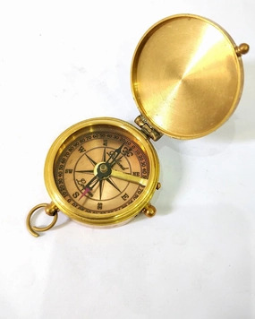 Vintage Brass Pocket Compass, Decorative Navigation Tool, Inspirational Gift for Graduation and Groomsmen
