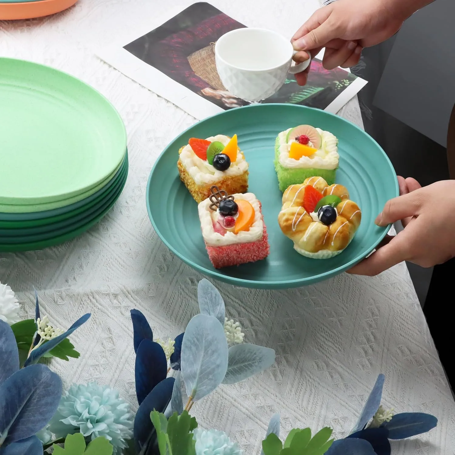 Wheat Straw Dinner Plates Set of 8, Lightweight Unbreakable Plastic, Microwave & Dishwasher Safe Kids Plates (Green Series)