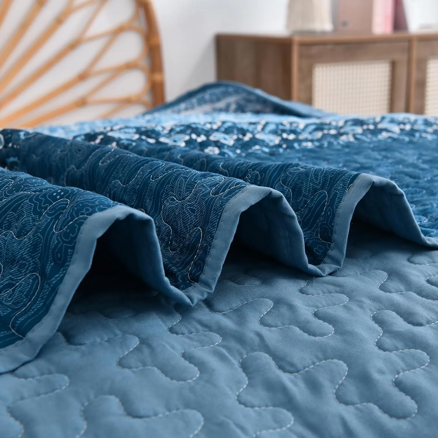 WONGS BEDDING Blue Quilt Set Queen Size, Bohemian Stripe 3 Pieces Quilts Bedspread Set Boho Lightweight Microfiber All Season Bedding Coverlet Set for Queen Bed (96"x90")