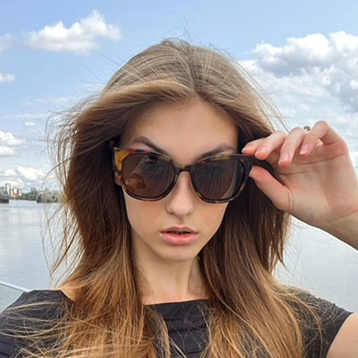 ZENOTTIC Cateye Polarized Sunglasses for Women - Oversized Sun Glasses UV400 Protection Retro Shades Designer Style